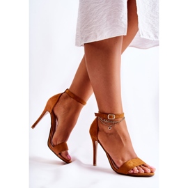 Bruna Liberty Mockasandaler På En Hög Klack 2