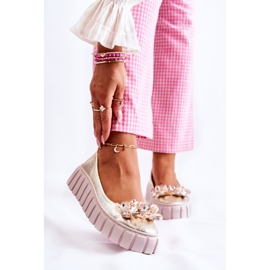 PA2 Läderballerinor på plattform med gyllene ladetteprydnad 1