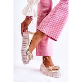 PA2 Läderballerinor på plattform med gyllene ladetteprydnad 2