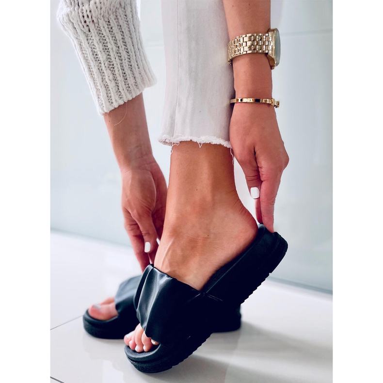 Atissa Svarta damtofflor 2