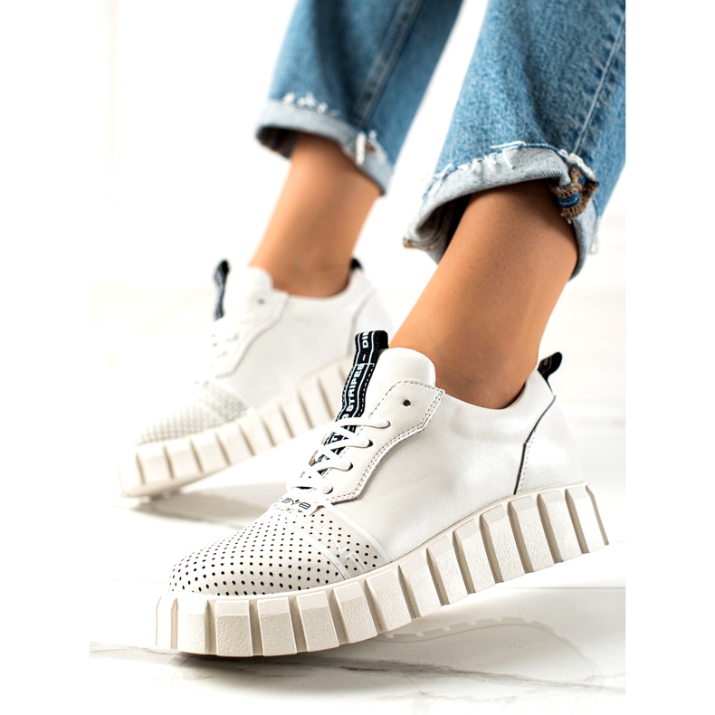 ARTIKER Vita modeläderskor 1