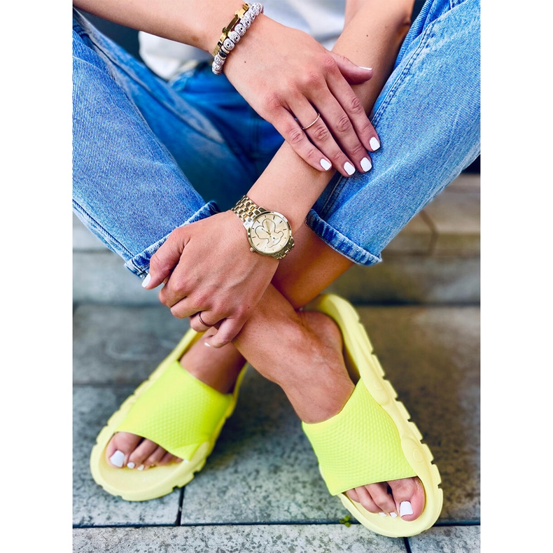 Vindgula damtofflor 1