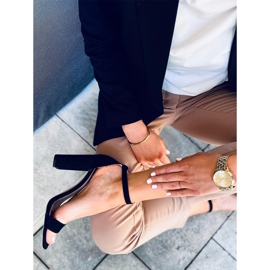 Högklackade sandaler från Ariel Black Suede svart 1