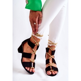 PG1 Svarta Erisa sandaler med låg klack beige 1