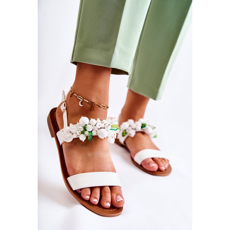 WS1 Fashionabla sandaler med vita hally pärlor 1