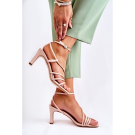 WS1 Klassiska lackade sandaler på höga klackar Beige Milani 2