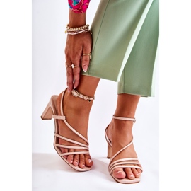 WS1 Klassiska lackade sandaler på höga klackar Beige Milani 1