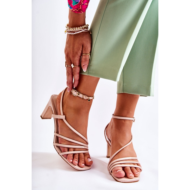 WS1 Klassiska lackade sandaler på höga klackar Beige Milani 1