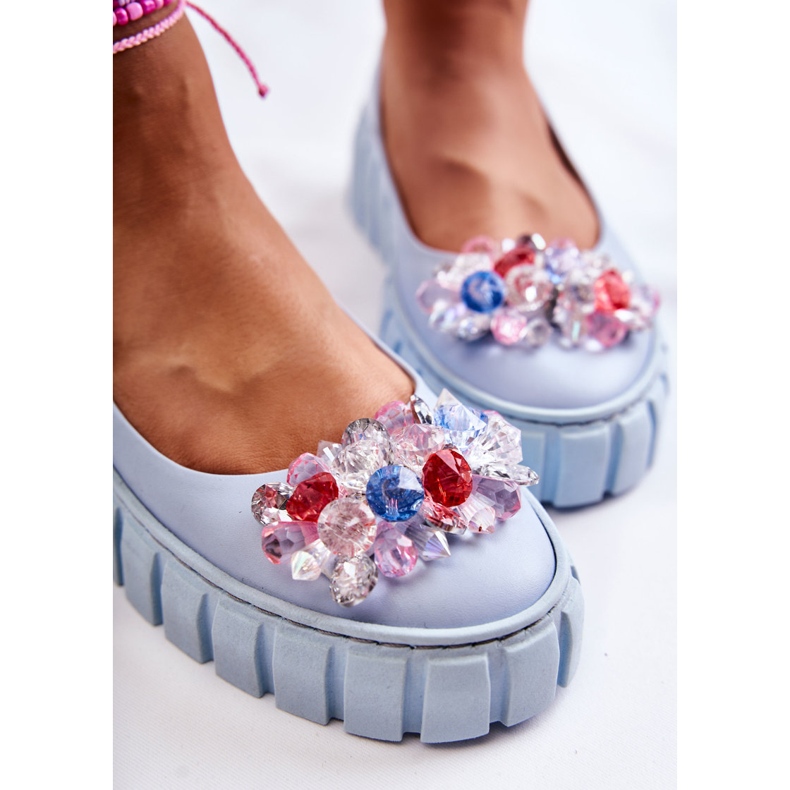 PA2 Läderballerinor på en plattform med en färgglad blå ladettedekoration 1