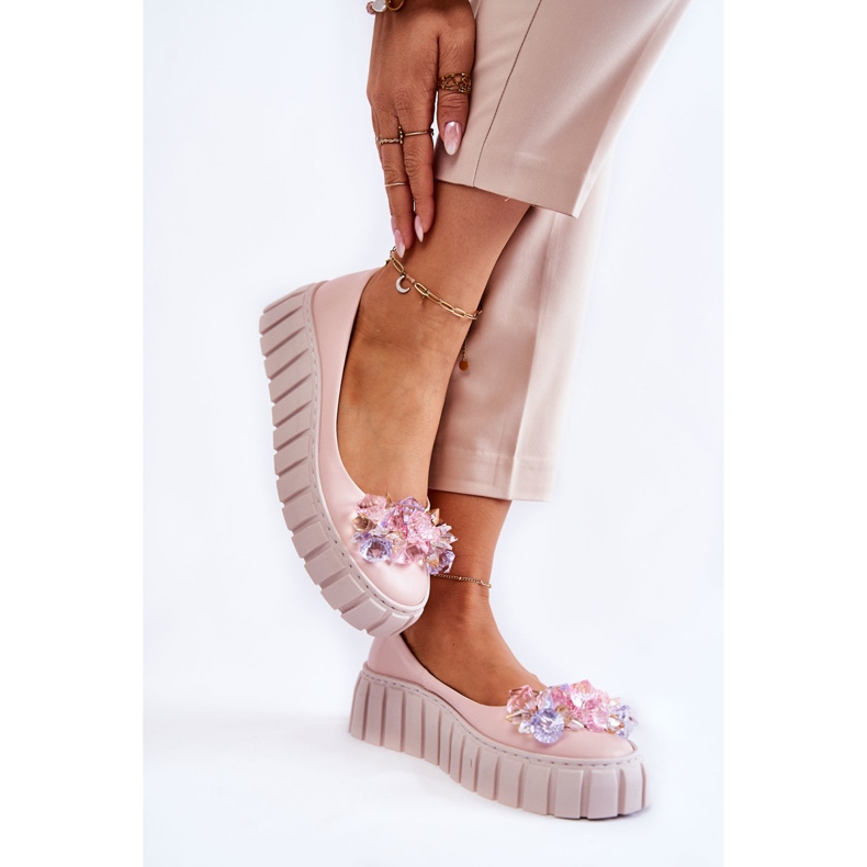 PA2 Läderballerinor på en plattform med en färgglad rosa ladettedekoration 2