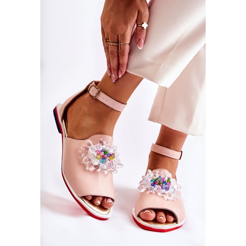 Lädersandaler för kvinnor med en ljusrosa Nevassa-dekoration 1