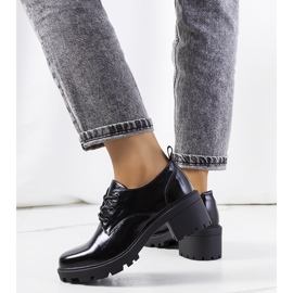 Svarta högklackade skor från Vance 1