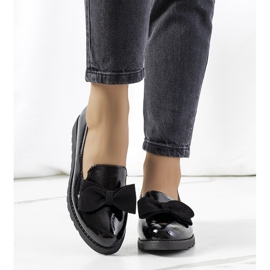 BM Voeren svartlackade skor 1