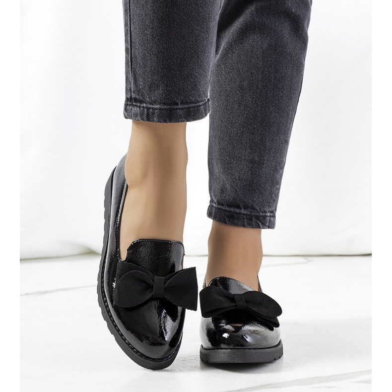 BM Voeren svartlackade skor 1