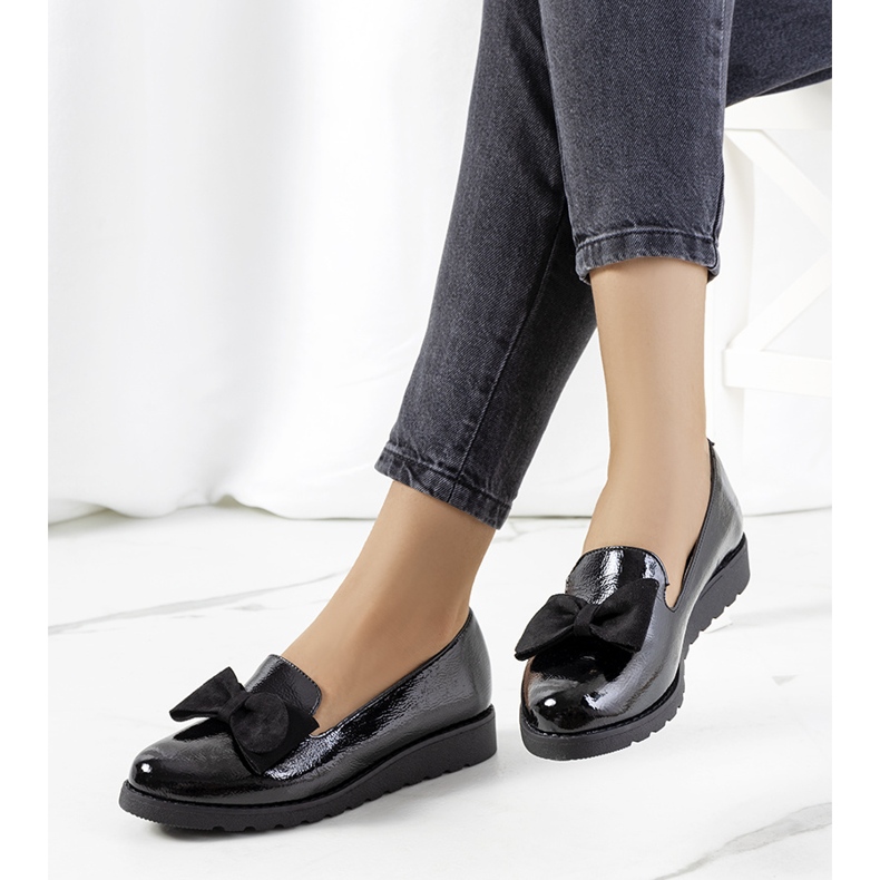 BM Voeren svartlackade skor 2