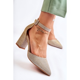 WS1 Glänsande pumpar på den gyllene Amira-stången 1