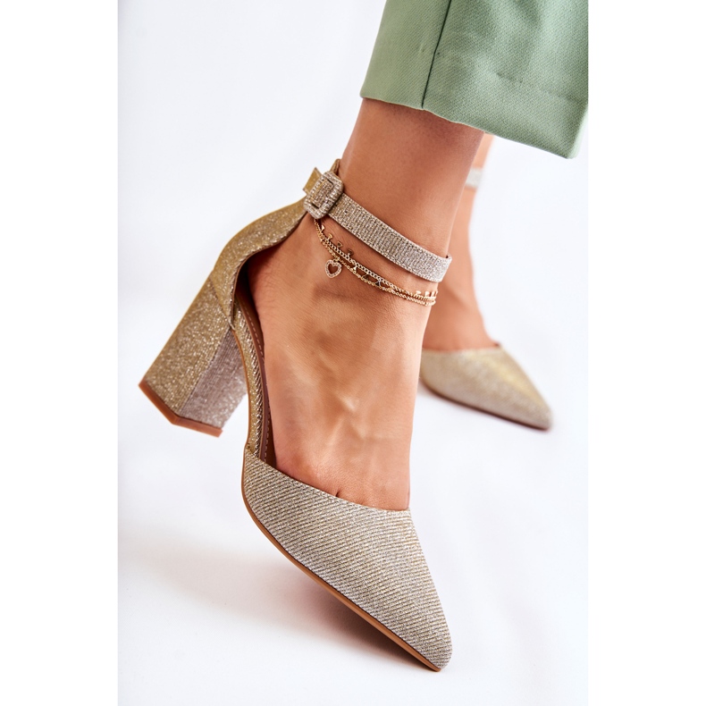 WS1 Glänsande pumpar på den gyllene Amira-stången 1