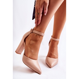 WS1 Läderpumpar På En Hög Stolpe Beige Salira 1