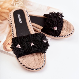 WJ1 Damtofflor med material Blommor Svart Susana 2