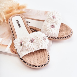 WJ1 Damtofflor med tygblommor Vit Susana 2