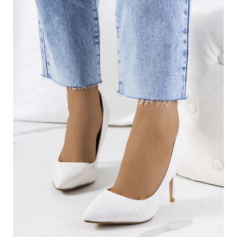 Glänsande vita Macerra-klackar 1