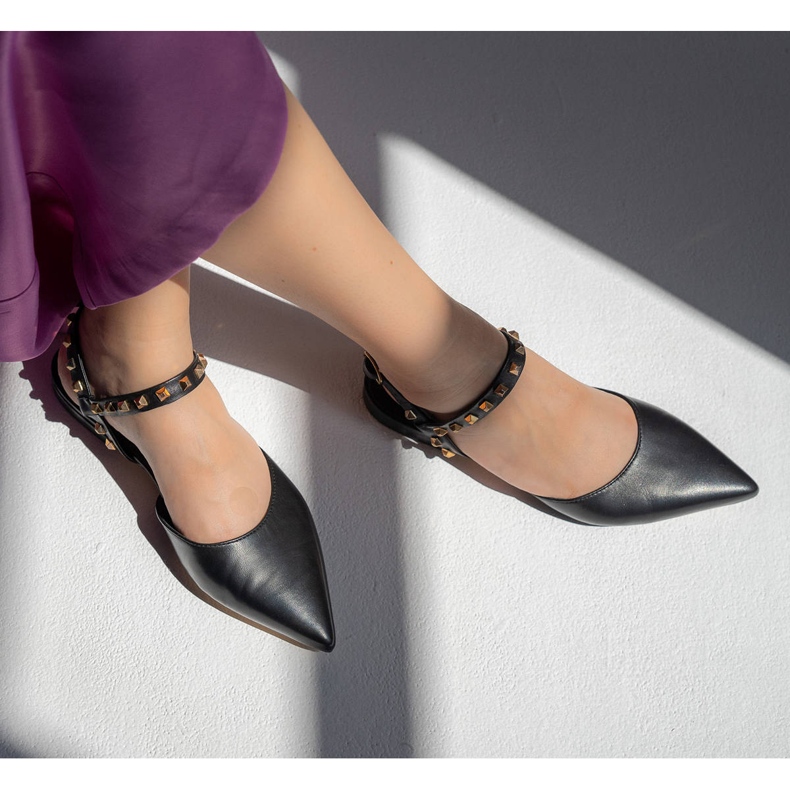 Marco Shoes Svarta sandaler med nitar 1