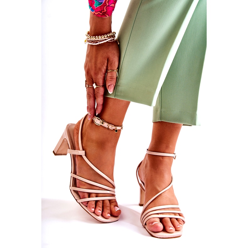 WS1 Klassiska lackade sandaler på höga klackar Beige Milani 1