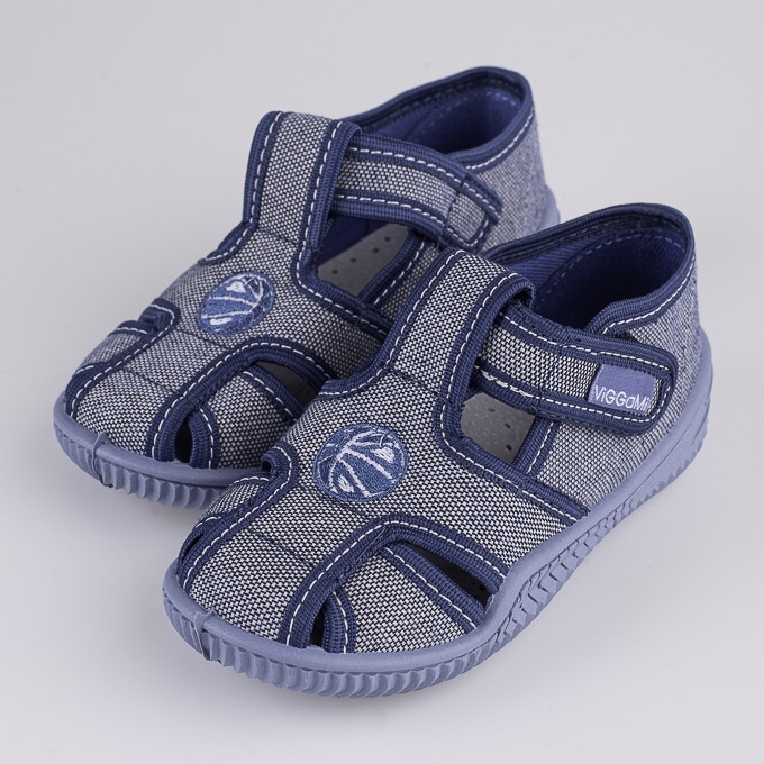 Pojktofflor Viggami Daniel broderi grå 1