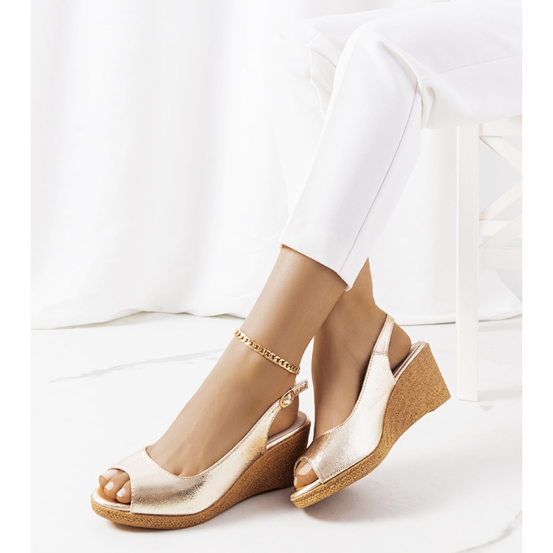 BM Golden Beldes kilsandaler gyllene 1