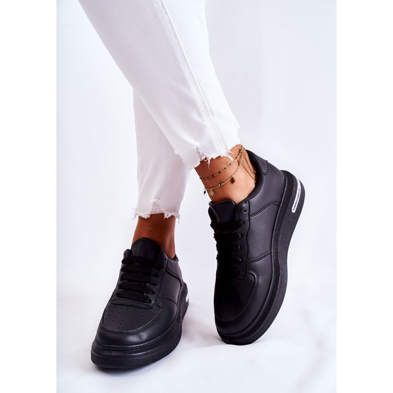 PG1 Klassiska svarta Jennys lädersportskor 2