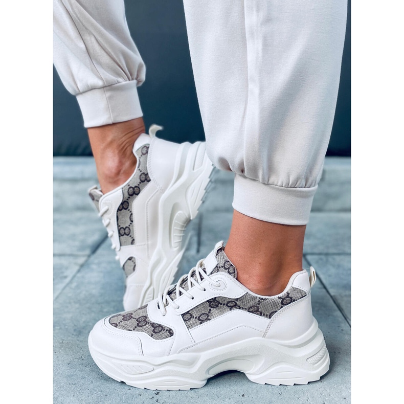 Isla Beige tränare 2