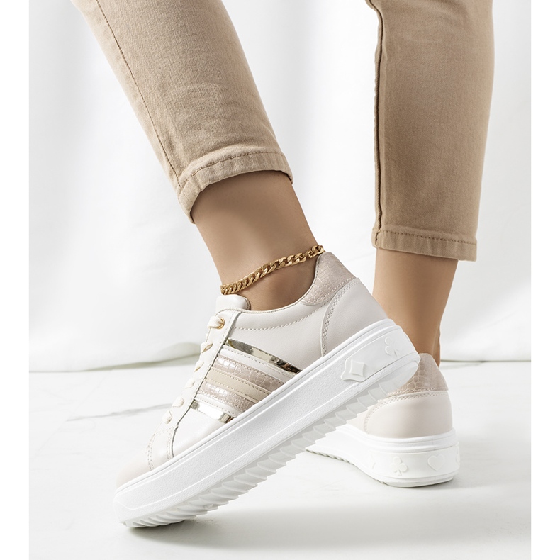 Beige sneakers på Goldsmi-plattformen vit 1