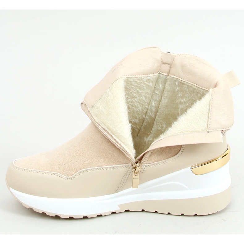 Stövlar på den sportiga Zazul Beige sulan 1
