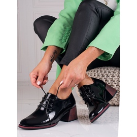 Lackade Vinceza höga klackar svart 1