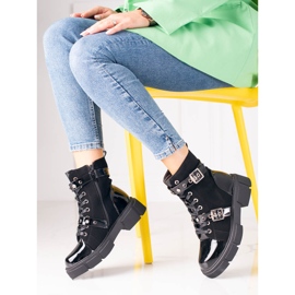 Svarta Shelovet damväskor med dekorativa spännen 2