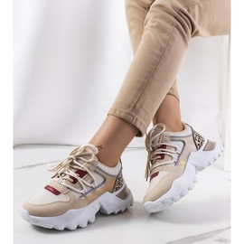 Beiga sneakers från Amarillo beige gyllene 1