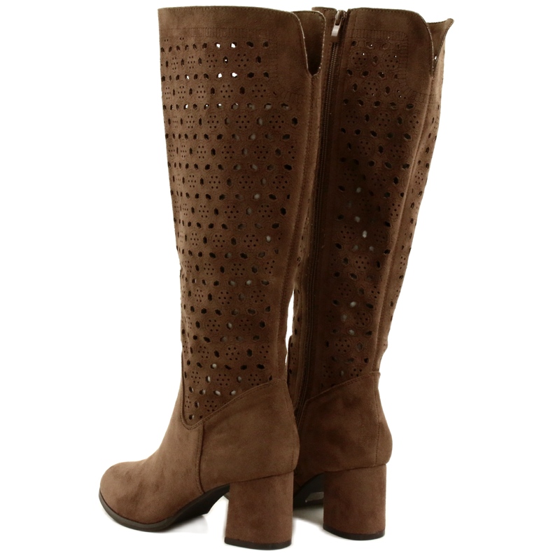 M.Daszyński Genombrutna stövlar på brun stolpe SA156-10 3