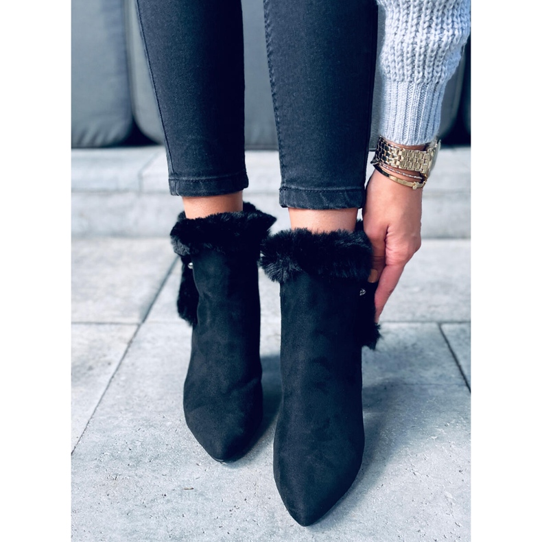 Högklackade Alison Black stövlar svart 1