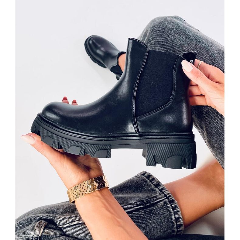 Finn Black högklackade Chelsea-stövlar svart 1