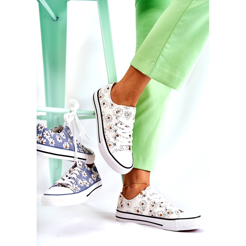 PS1 Låga sneakers för kvinnor med vita blommor från Janey 3