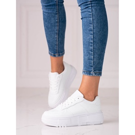 Vita Shelovet sportskor för kvinnor på plattformen 1