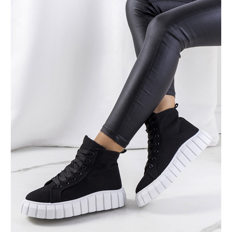 BM Svarta sneakers på Horizo-plattformen 1