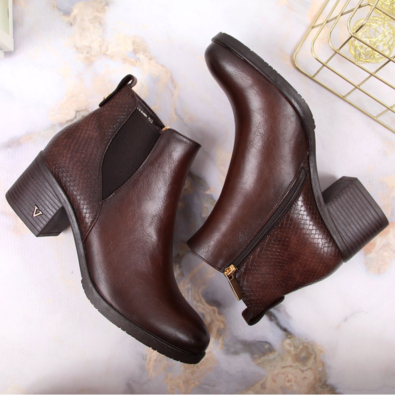 Damstövlar isolerad brun ormskinn Potocki 1