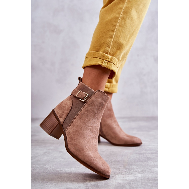 Mockastövlar På En Stolpe Brun Vannes 1