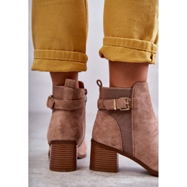 Mockastövlar På En Stolpe Brun Vannes 2