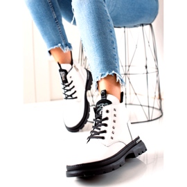 Vita isolerade stövlar Filippo DBT3063 / 21 WH 1