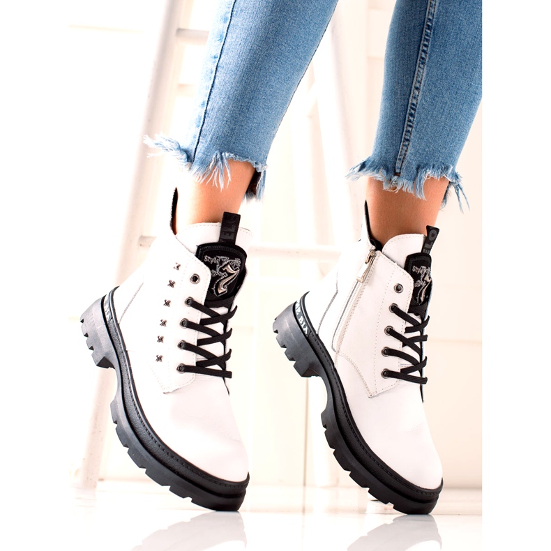 Vita isolerade stövlar Filippo DBT3063 / 21 WH 2