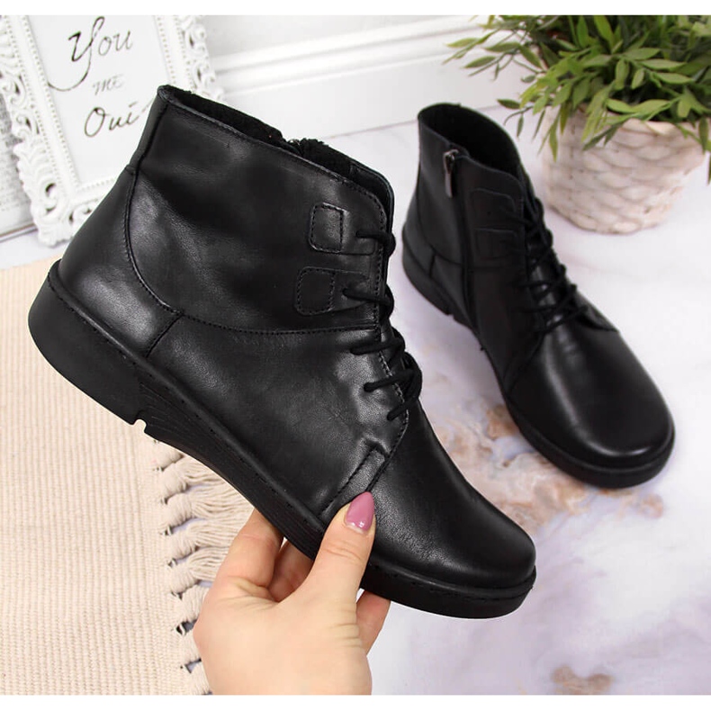 Bekväma isolerade stövlar i svart läder för kvinnor Łukbut 1816 2