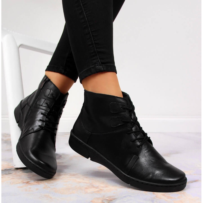 Bekväma isolerade stövlar i svart läder för kvinnor Łukbut 1816 1