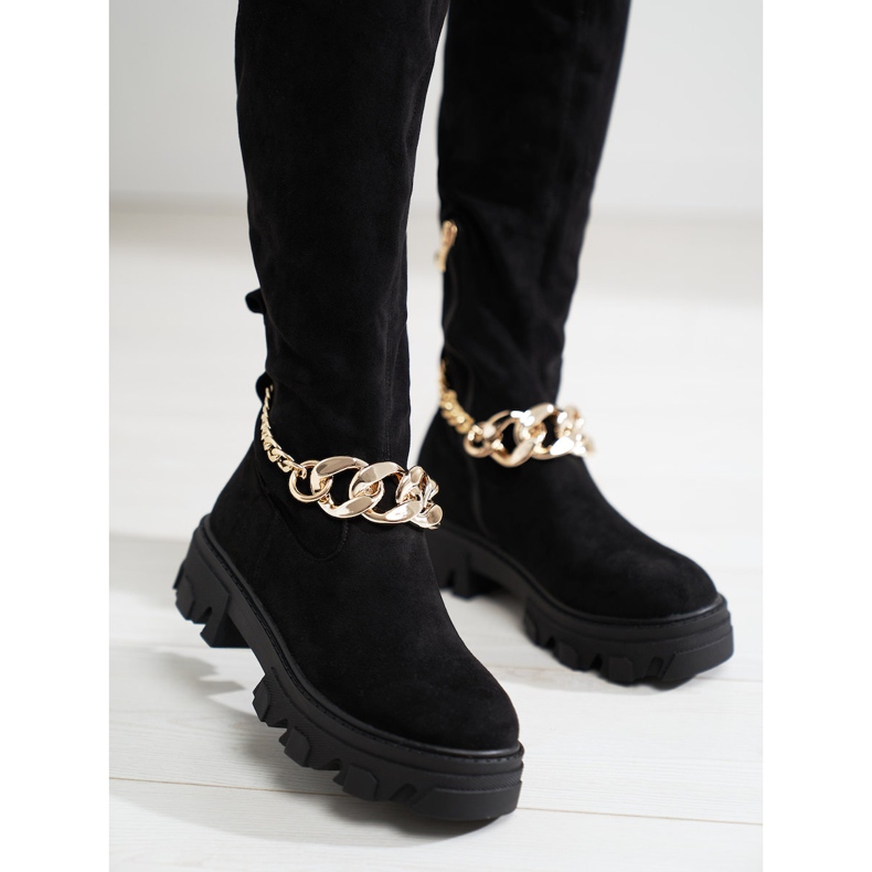 Svarta damstövlar på en tjock Shelovet-sula av ekologisk mocka 1